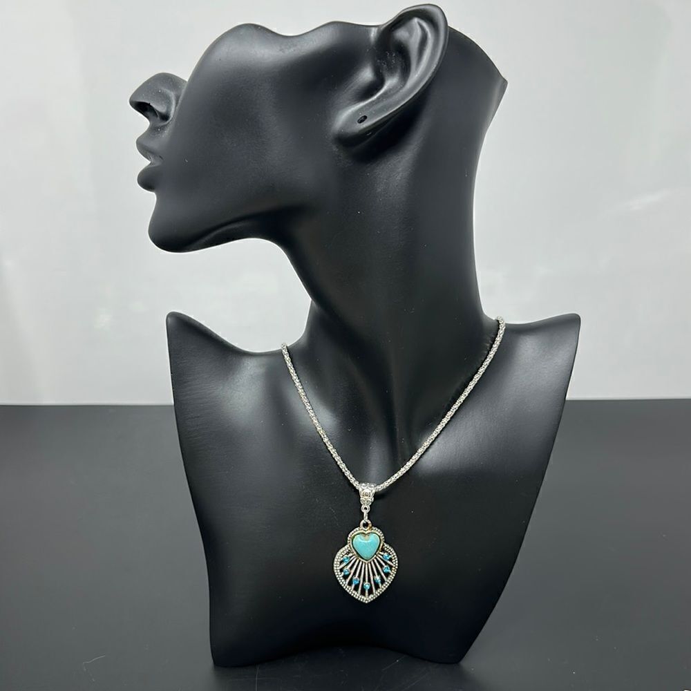 Gorgeous turquoise style necklace